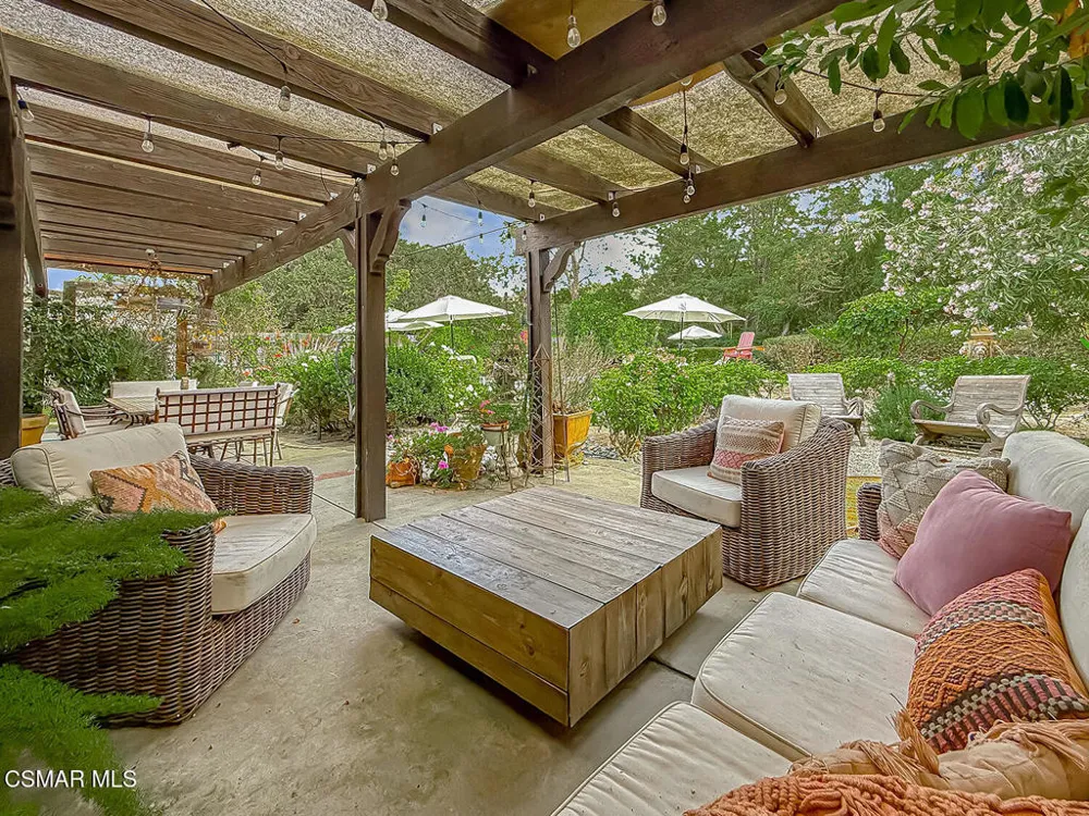 1888 El Monte Drive Thousand Oaks, CA 91362
