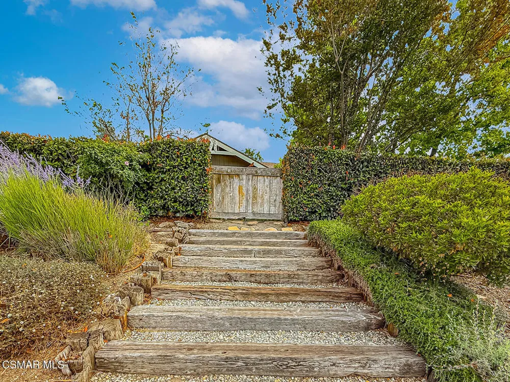 1888 El Monte Drive Thousand Oaks, CA 91362