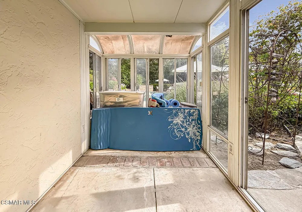 1888 El Monte Drive Thousand Oaks, CA 91362