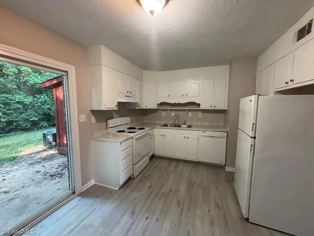1835 Merritt Drive #B Greensboro, NC 27407