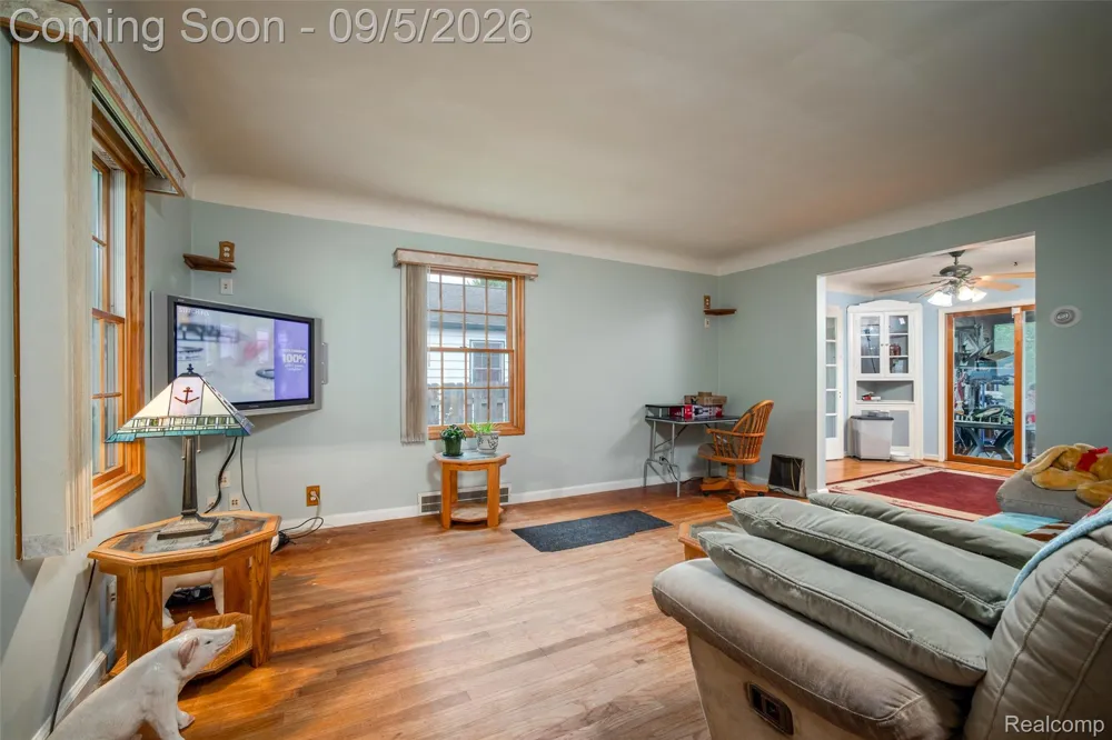 228 Coleman Drive Waterford Charter Township, MI 48328