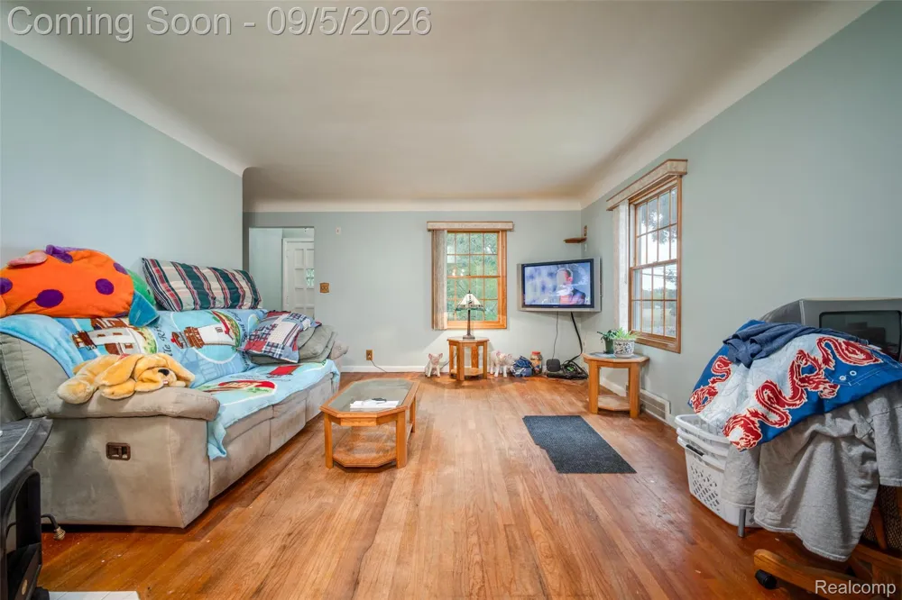 228 Coleman Drive Waterford Charter Township, MI 48328