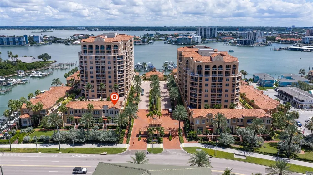 525 MANDALAY AVENUE #11 Clearwater Beach, FL 33767