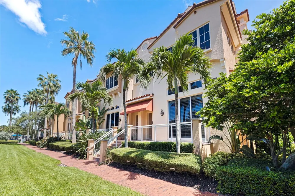 525 MANDALAY AVENUE #11 Clearwater Beach, FL 33767