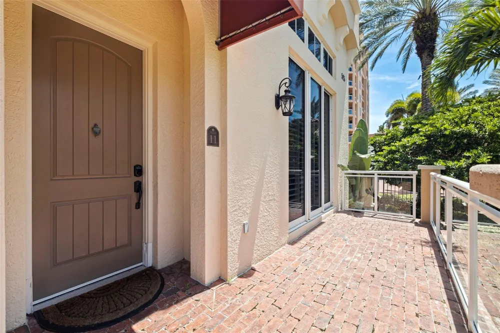 525 MANDALAY AVENUE #11 Clearwater Beach, FL 33767