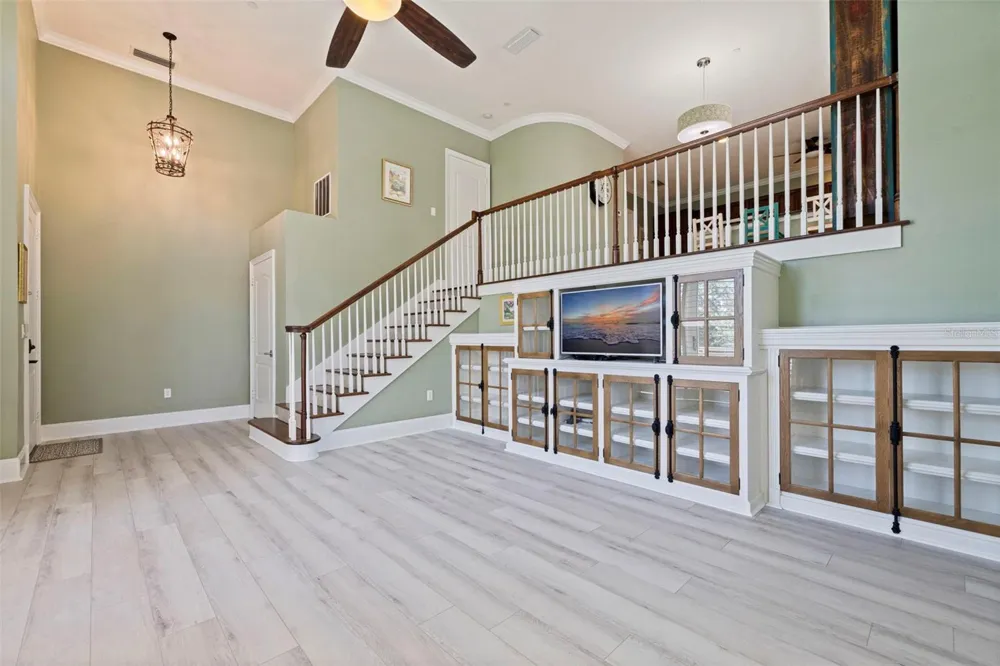 525 MANDALAY AVENUE #11 Clearwater Beach, FL 33767