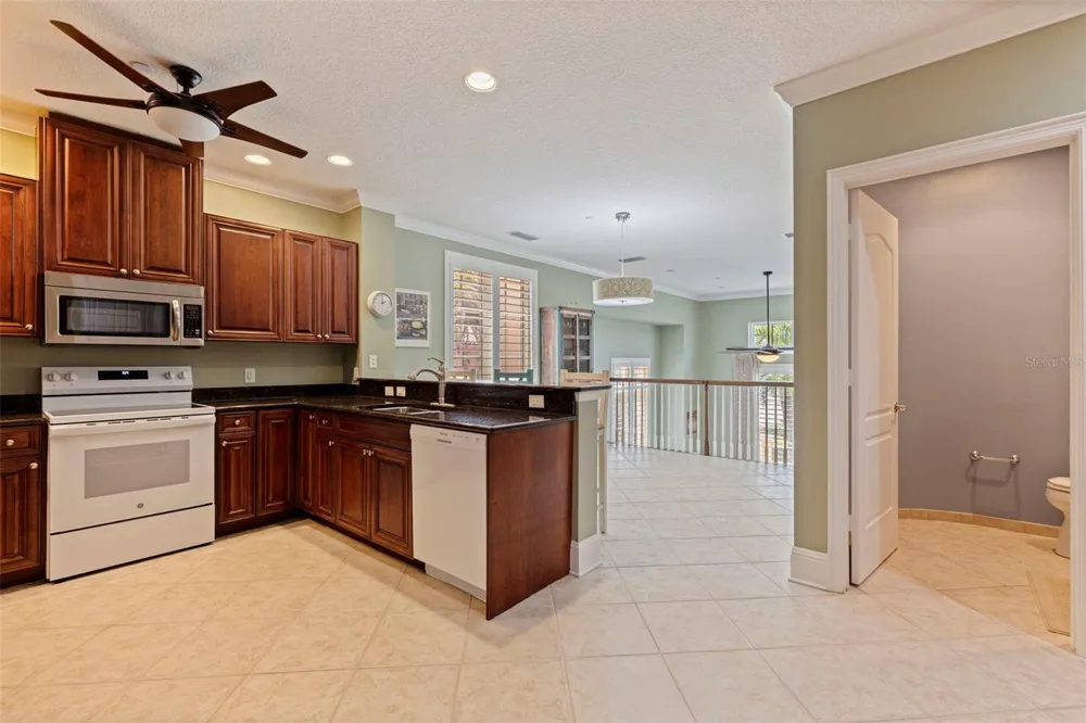 525 MANDALAY AVENUE #11 Clearwater Beach, FL 33767