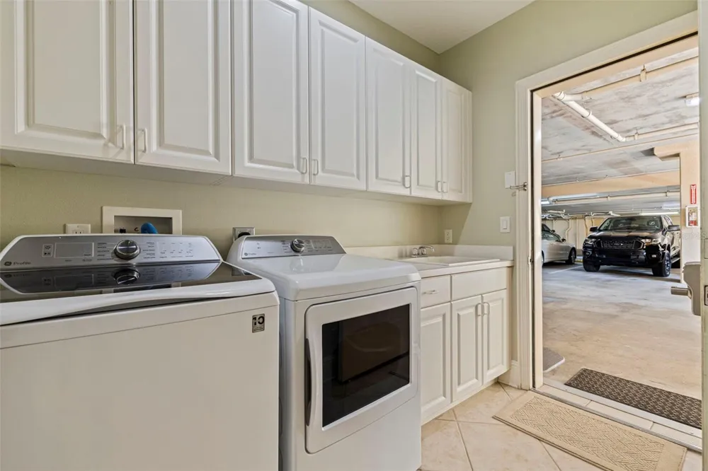 525 MANDALAY AVENUE #11 Clearwater Beach, FL 33767