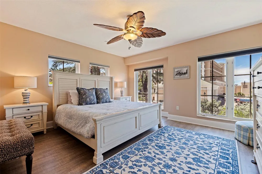 525 MANDALAY AVENUE #11 Clearwater Beach, FL 33767