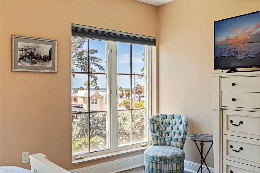 525 MANDALAY AVENUE #11 Clearwater Beach, FL 33767