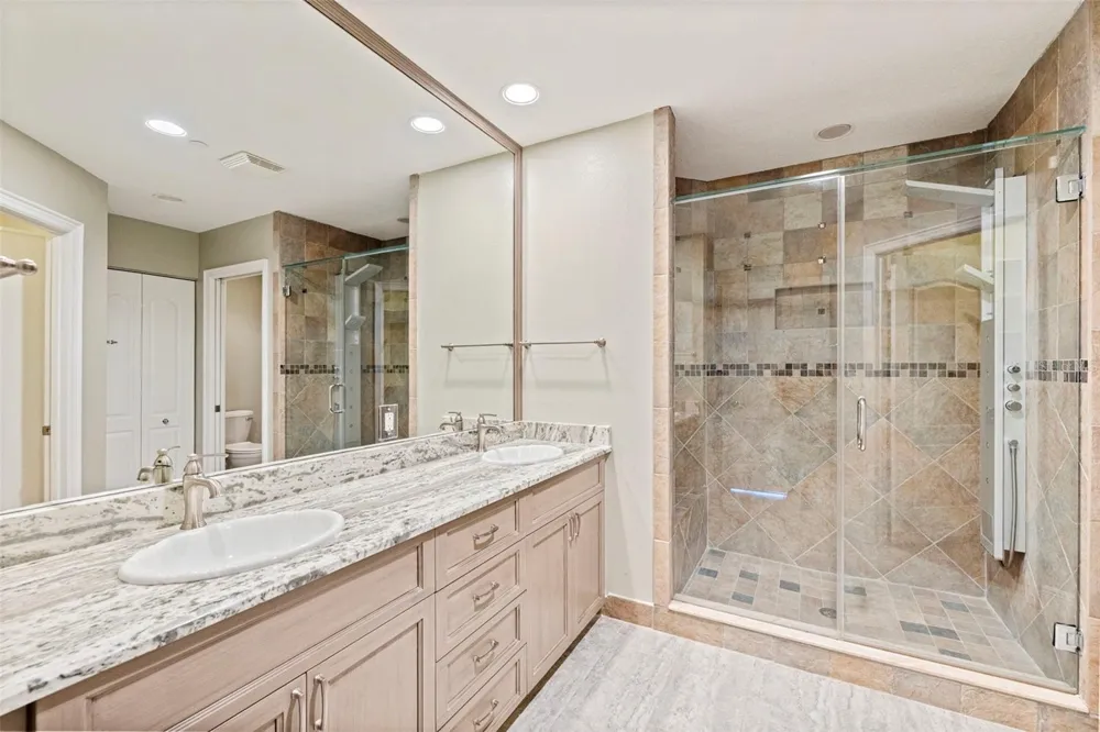 525 MANDALAY AVENUE #11 Clearwater Beach, FL 33767