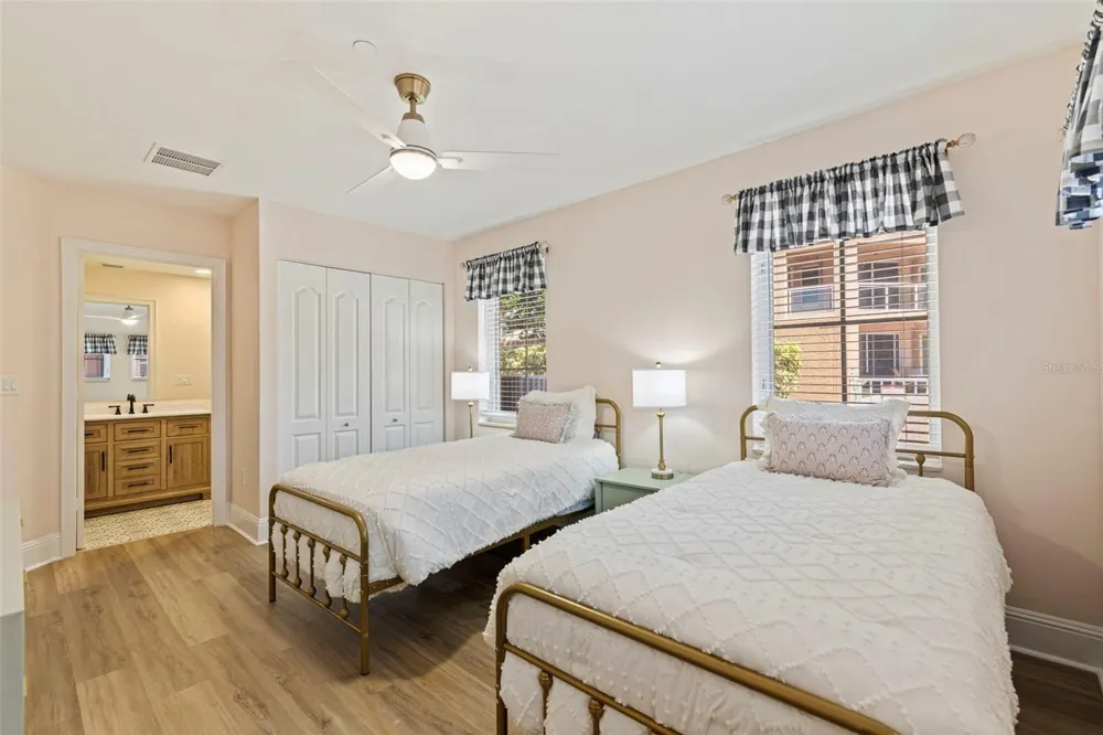 525 MANDALAY AVENUE #11 Clearwater Beach, FL 33767