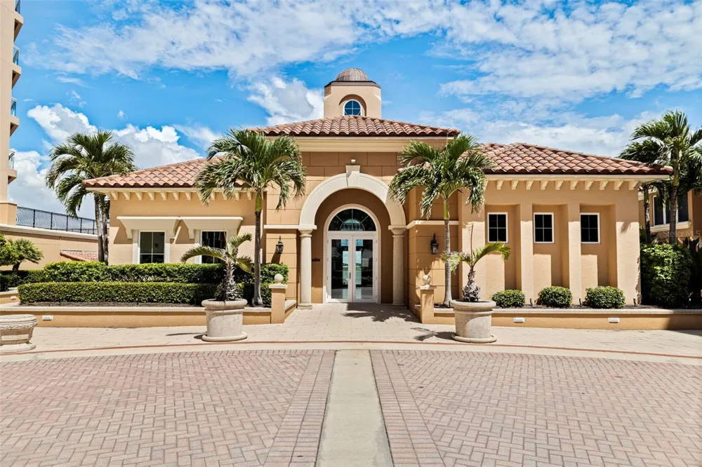 525 MANDALAY AVENUE #11 Clearwater Beach, FL 33767