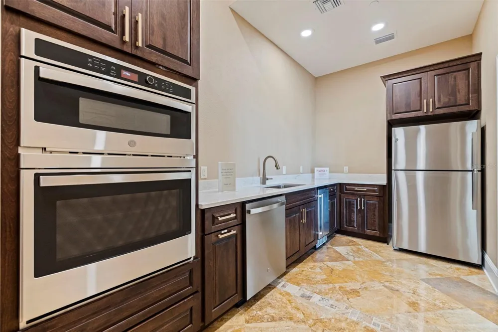 525 MANDALAY AVENUE #11 Clearwater Beach, FL 33767