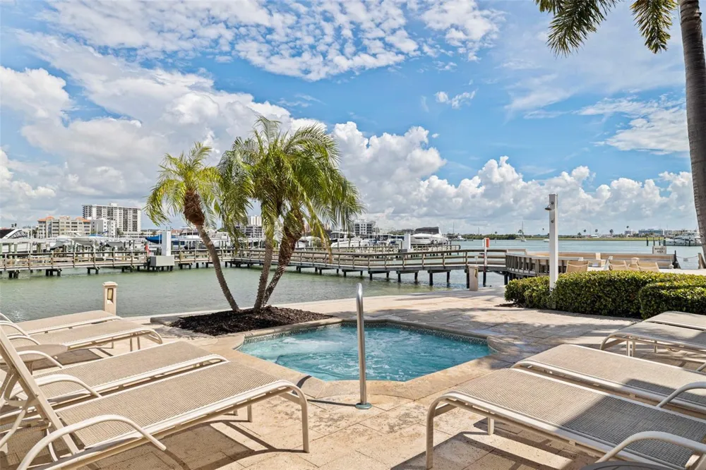 525 MANDALAY AVENUE #11 Clearwater Beach, FL 33767