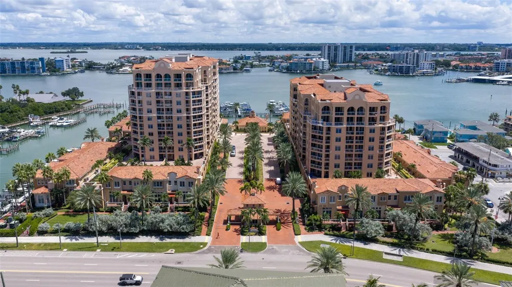 525 MANDALAY AVENUE #11 Clearwater Beach, FL 33767