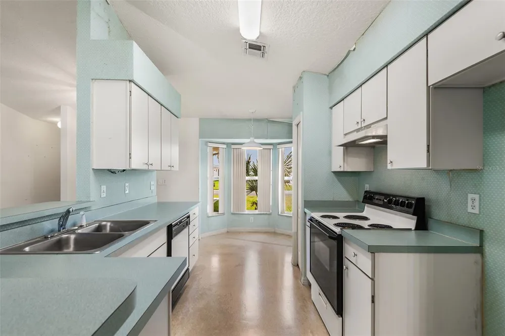 596 SWEETWATER WAY Haines City, FL 33844