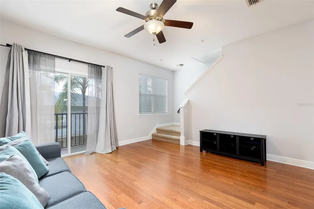 32 W ESTHER STREET #B Orlando, FL 32806