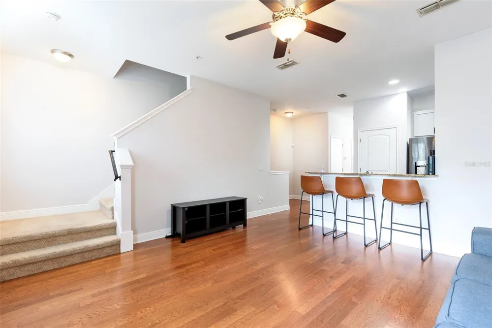 32 W ESTHER STREET #B Orlando, FL 32806