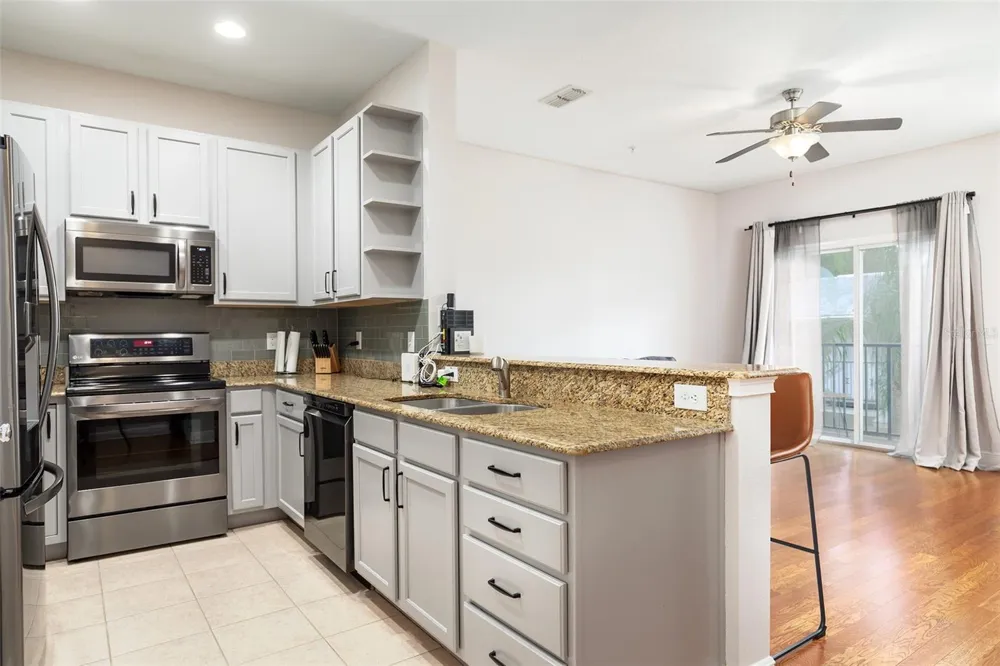 32 W ESTHER STREET #B Orlando, FL 32806
