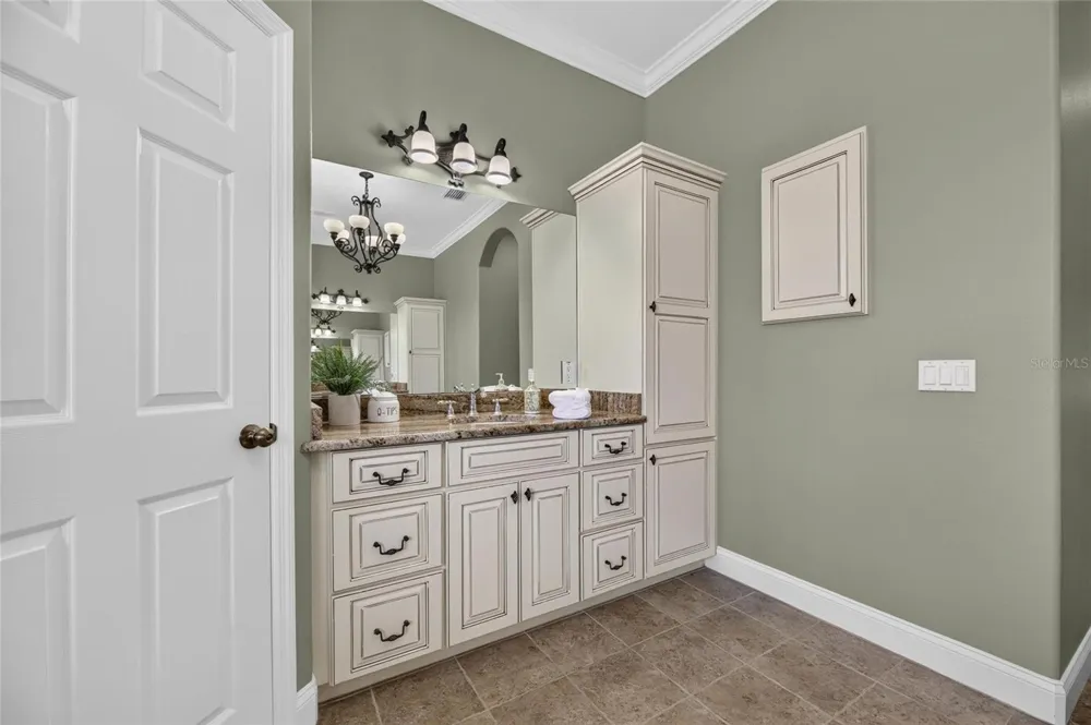 6408 WALKERS GLEN DRIVE Lakeland, FL 33813