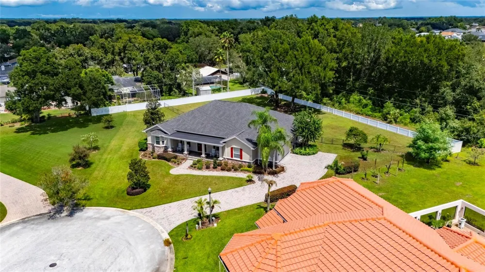 6408 WALKERS GLEN DRIVE Lakeland, FL 33813