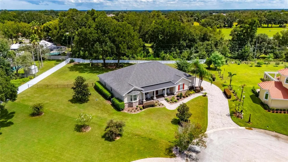 6408 WALKERS GLEN DRIVE Lakeland, FL 33813