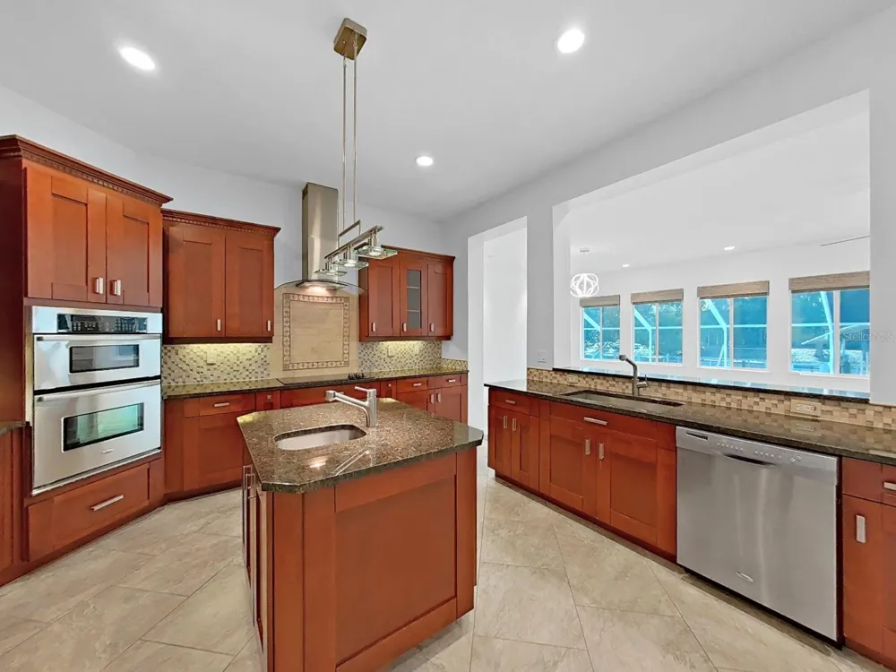 5819 IMPERIAL KEY Tampa, FL 33615