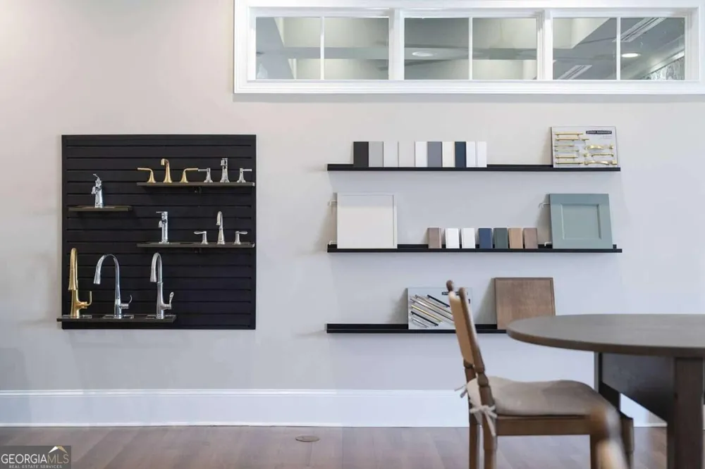 939 Reserve CIR Savannah, GA 31401