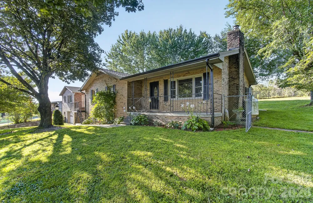 1371 Jackson Loop Road Flat Rock, NC 28731
