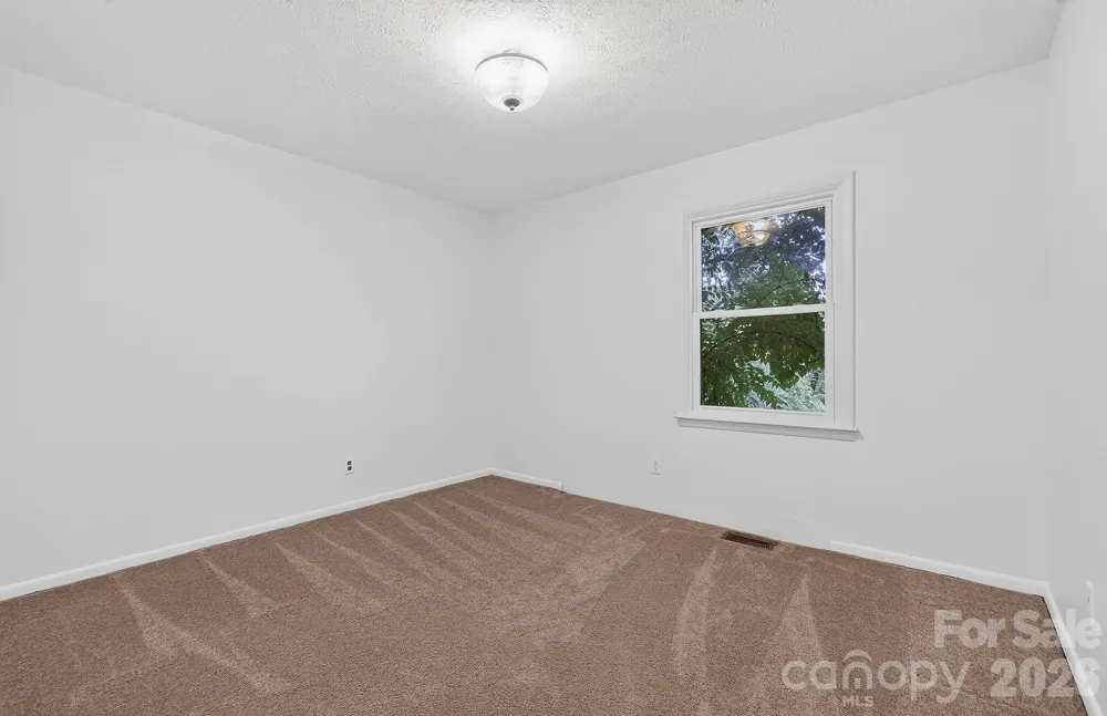 1371 Jackson Loop Road Flat Rock, NC 28731