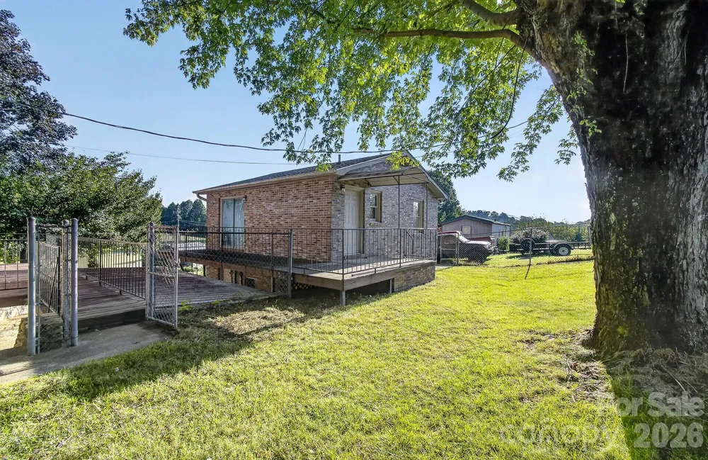 1371 Jackson Loop Road Flat Rock, NC 28731
