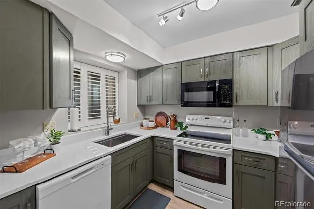 170 Creekside Lane Colorado Springs, CO 80906