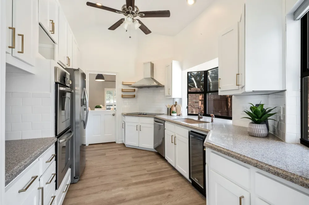16618 Cleary Circle Dallas, TX 75248