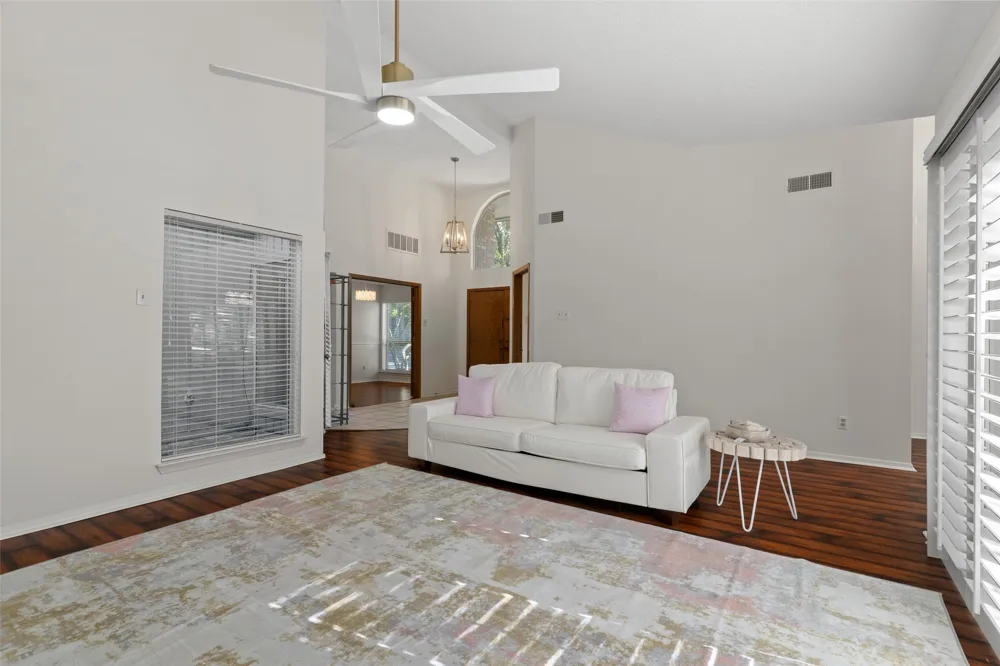 17663 Sunmeadow Drive Dallas, TX 75252