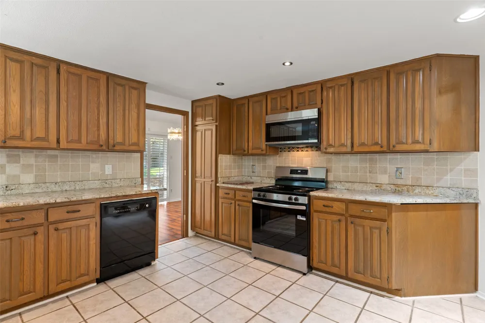 17663 Sunmeadow Drive Dallas, TX 75252