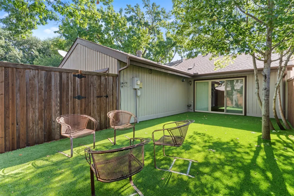 17663 Sunmeadow Drive Dallas, TX 75252
