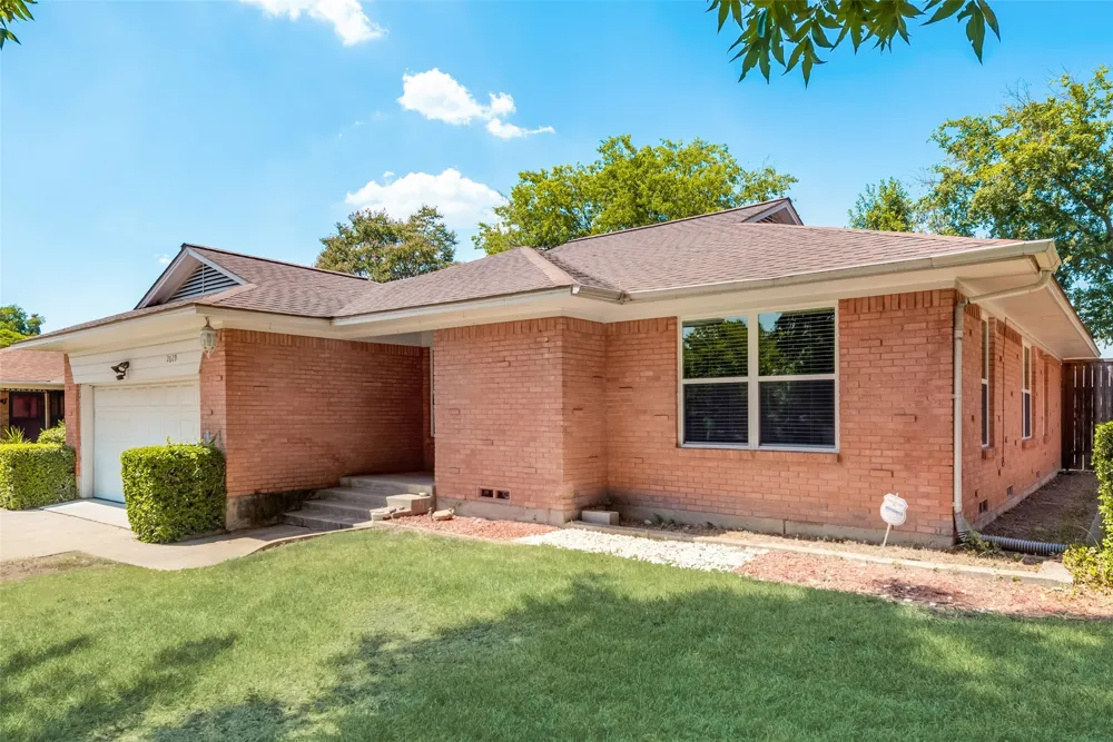 2629 San Medina Avenue Dallas, TX 75228