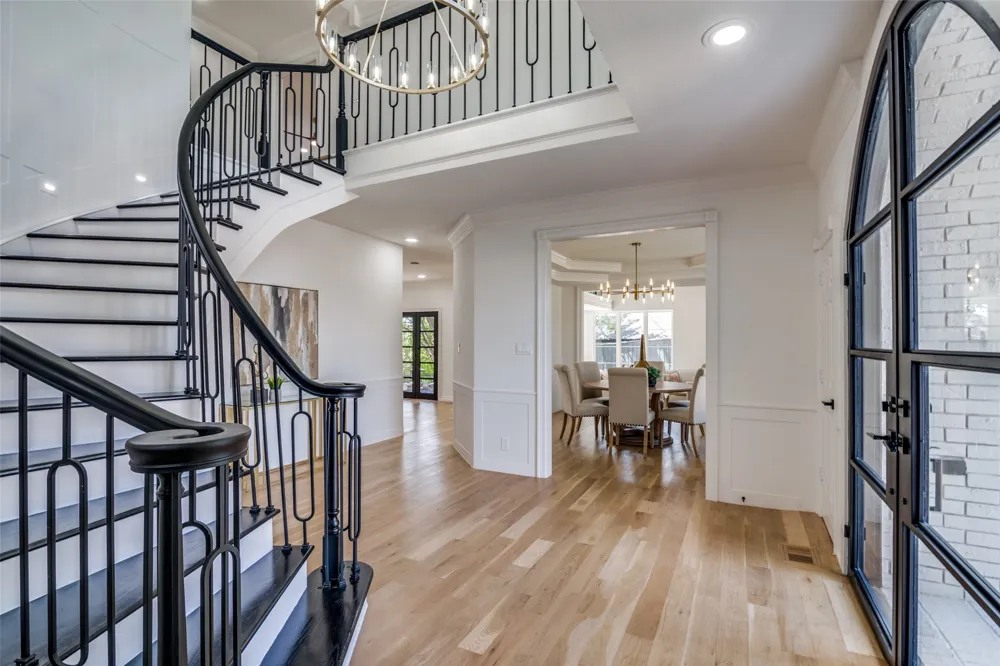 200 Krohn Court Irving, TX 75038