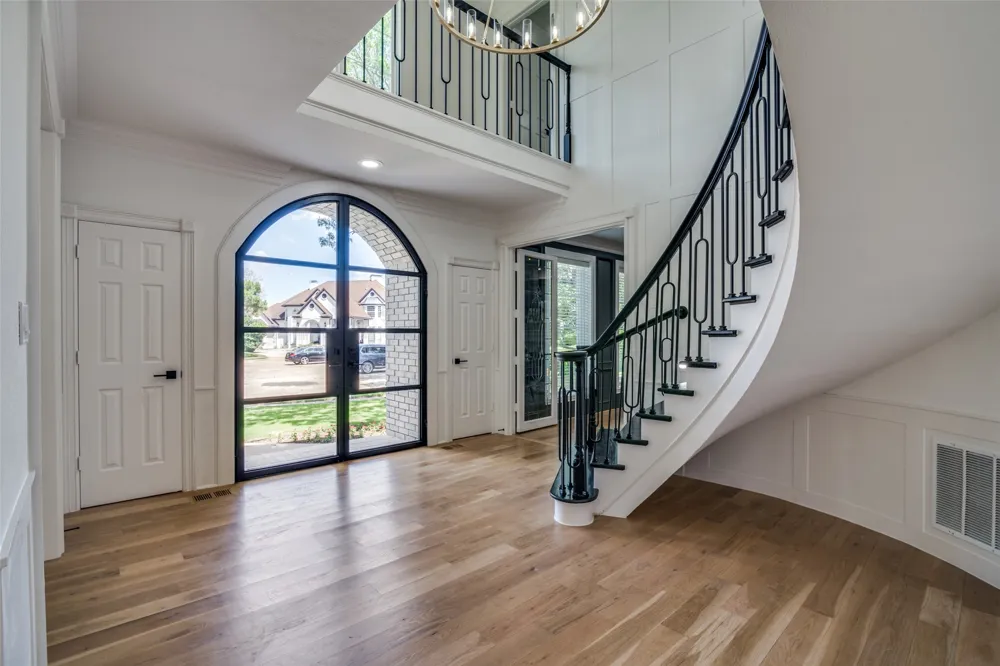 200 Krohn Court Irving, TX 75038