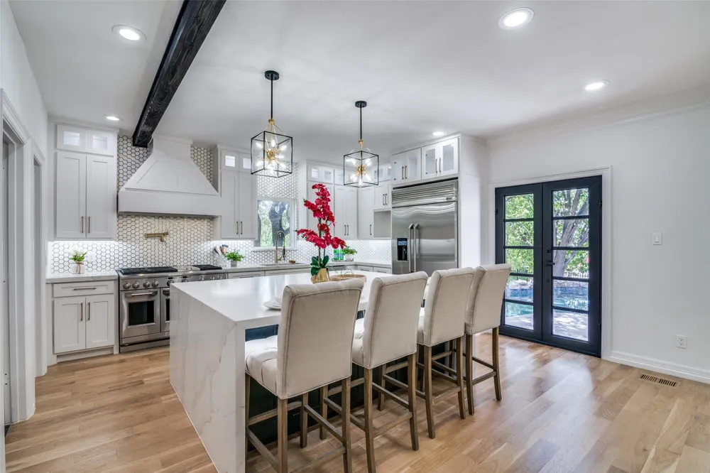 200 Krohn Court Irving, TX 75038