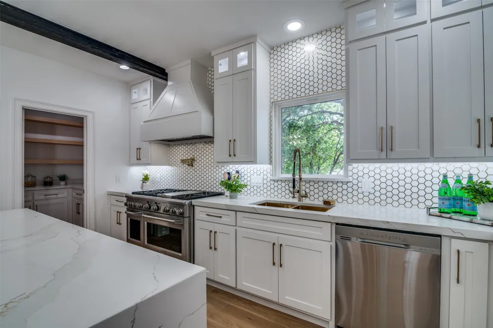 200 Krohn Court Irving, TX 75038