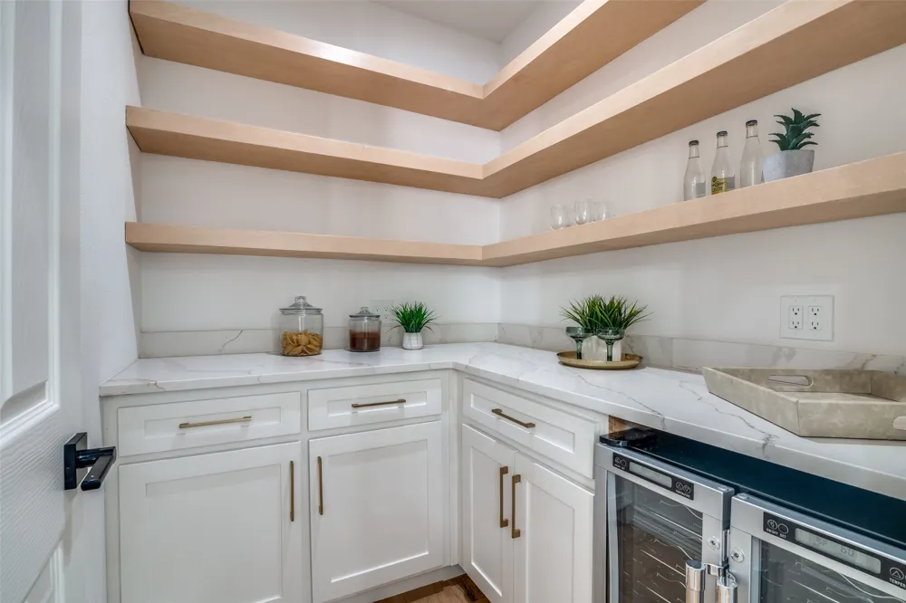 200 Krohn Court Irving, TX 75038