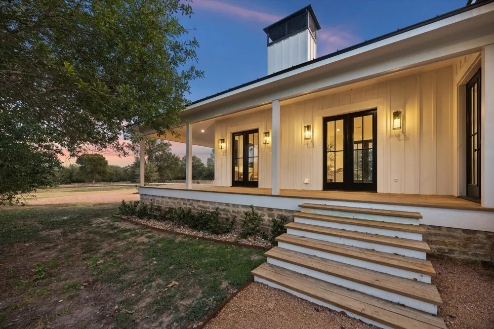 107 Drake Lane Round Top, TX 78954