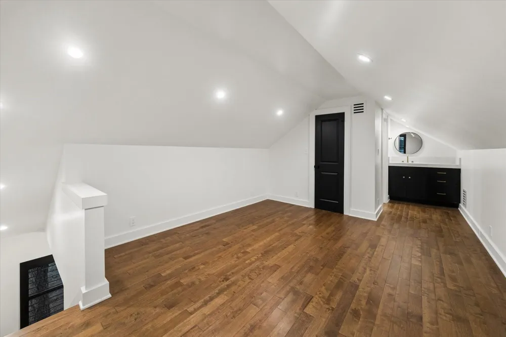 107 Drake Lane Round Top, TX 78954