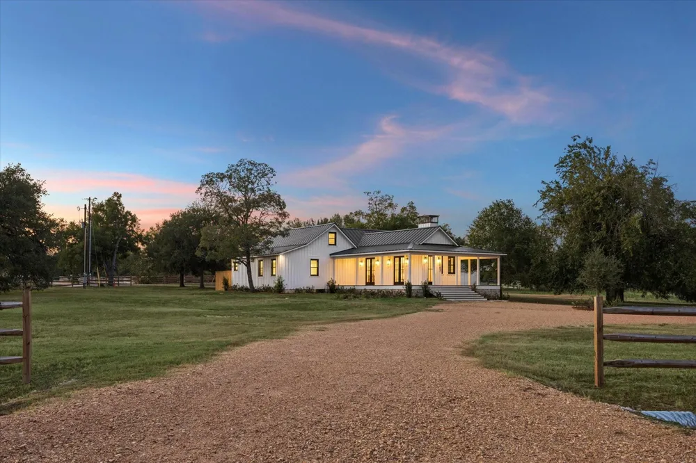 107 Drake Lane Round Top, TX 78954