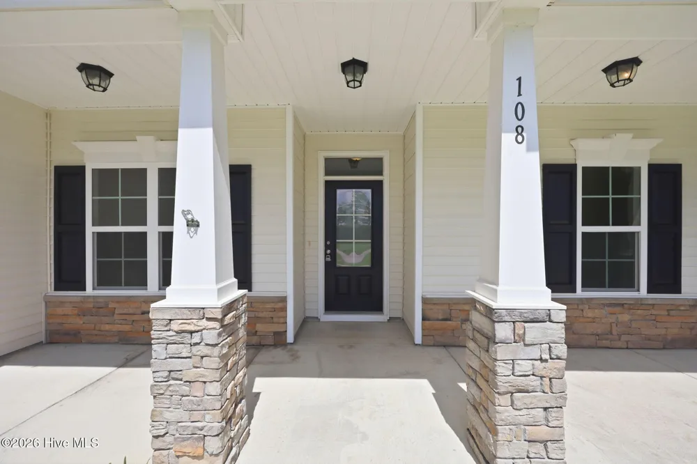 108 Bellchase Drive Jacksonville, NC 28540