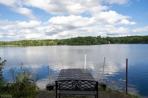 28 Laketop Dr