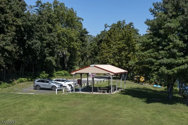 28 Laketop Dr Hampton, NJ 07860