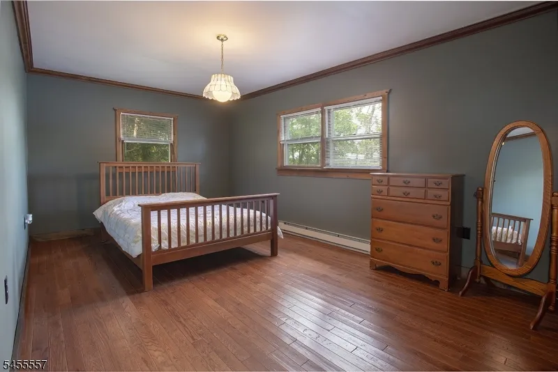 28 Laketop Dr Hampton, NJ 07860
